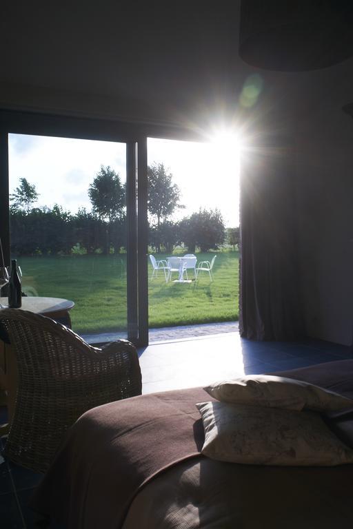 Villa Tannine et Cuisine à Jabbeke  Chambre photo