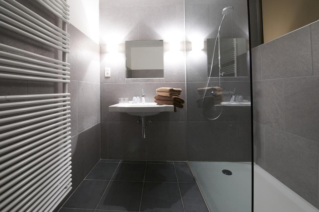 Villa Tannine et Cuisine à Jabbeke  Chambre photo
