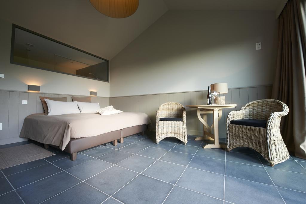Villa Tannine et Cuisine à Jabbeke  Chambre photo